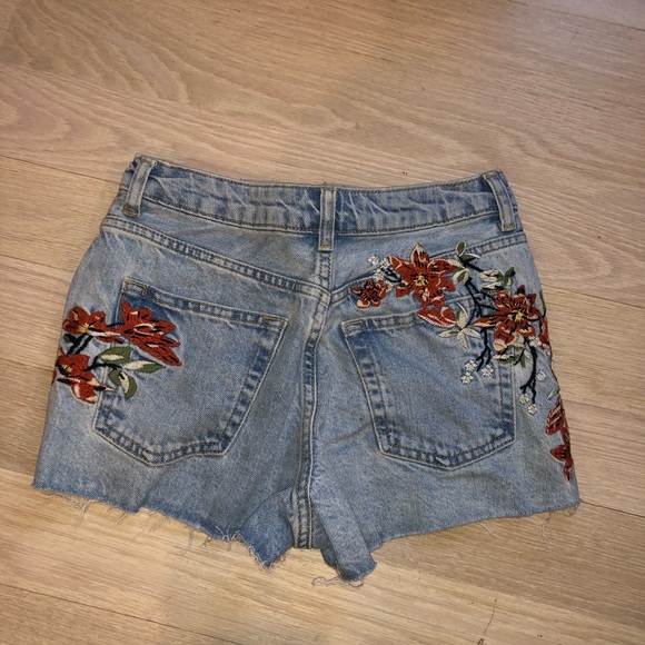 Topshop floral jeans shorts - Picture 2 of 3